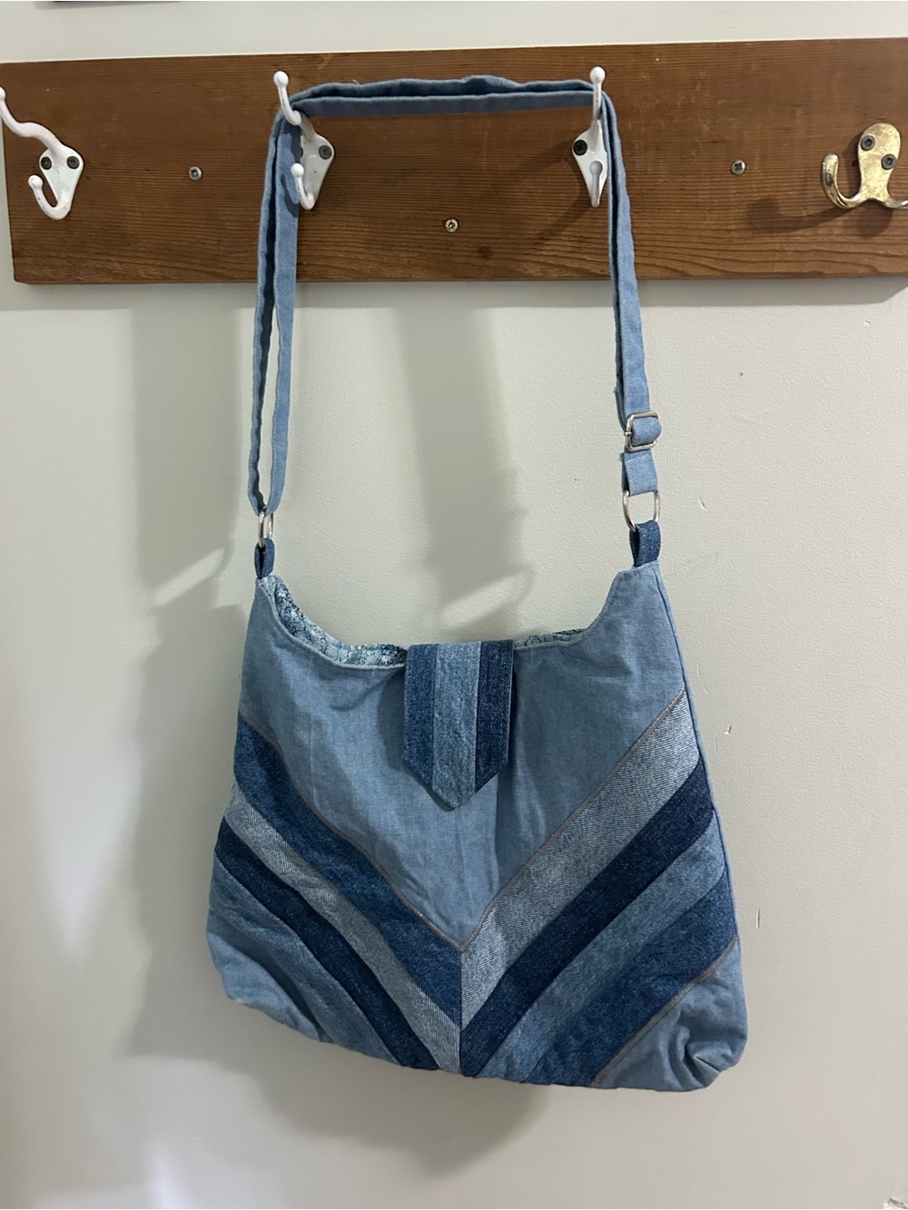 Denim Chevron Patchwork Shoulder Bag - Light Blue